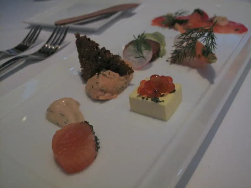 FINDS Restaurant & Bar photo 6