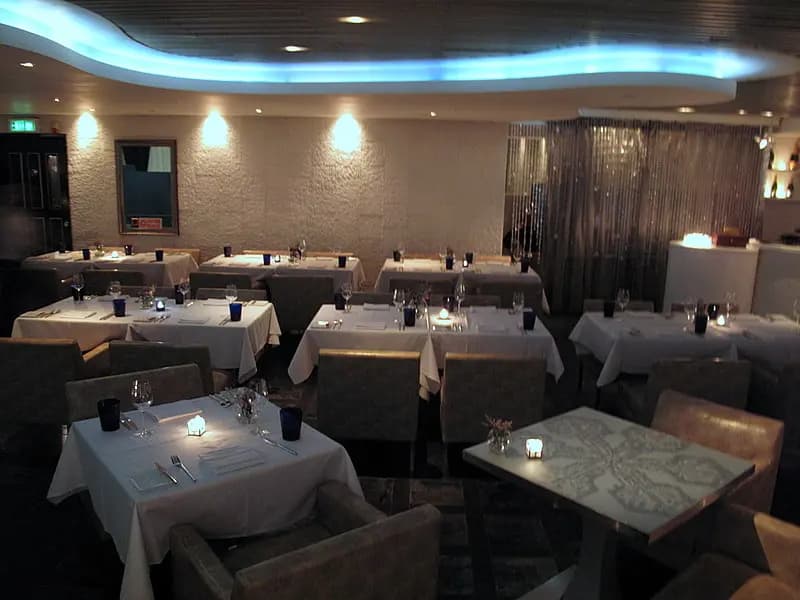 FINDS Restaurant & Bar photo 7