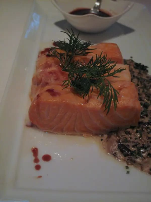 FINDS Restaurant & Bar photo 5