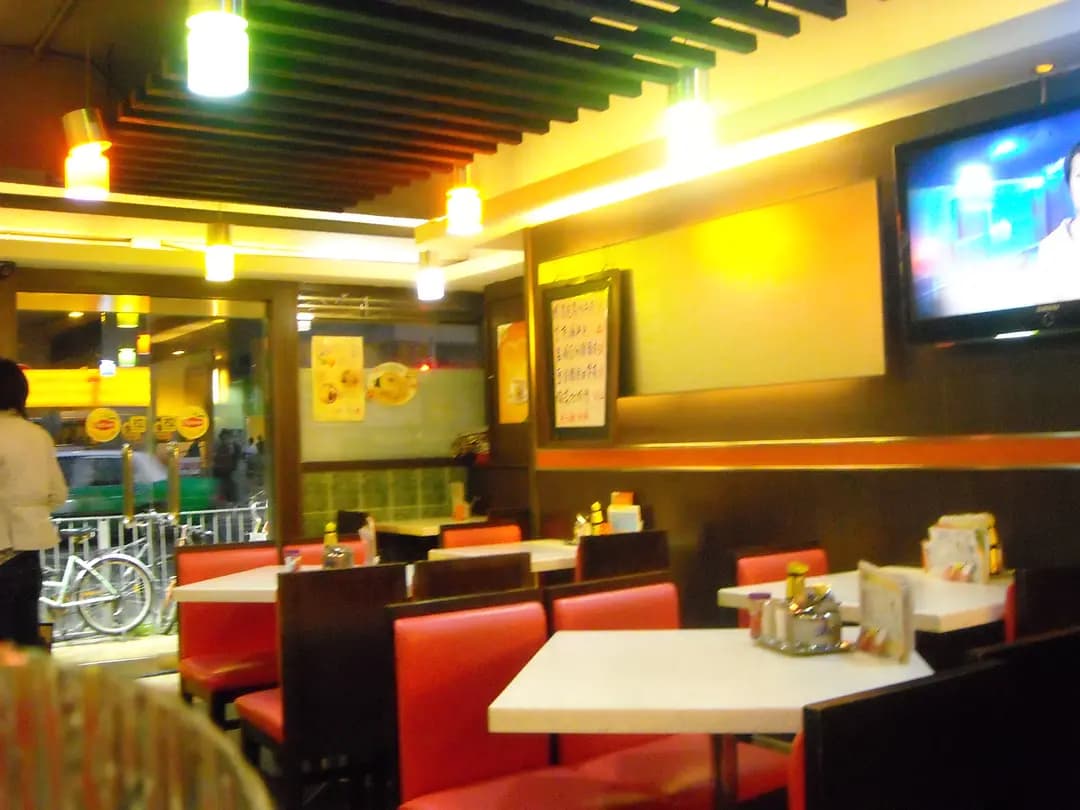 鴻利茶餐廳 photo 6