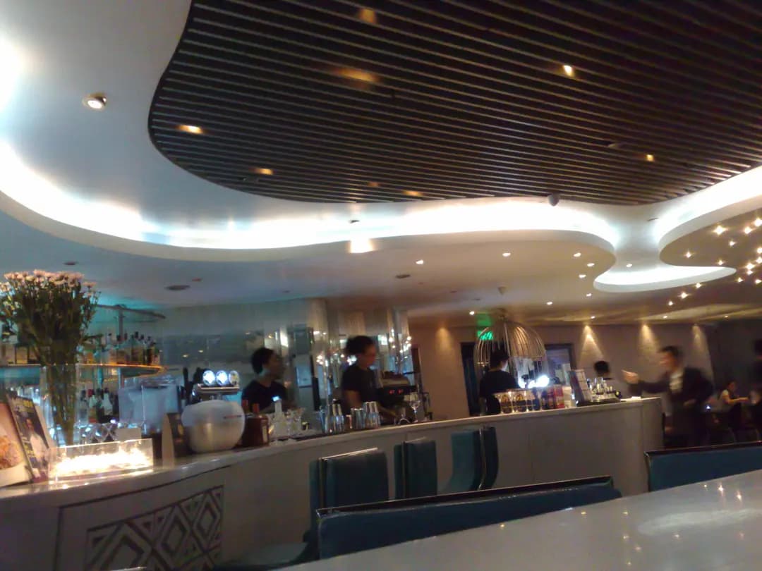FINDS Restaurant & Bar photo 4