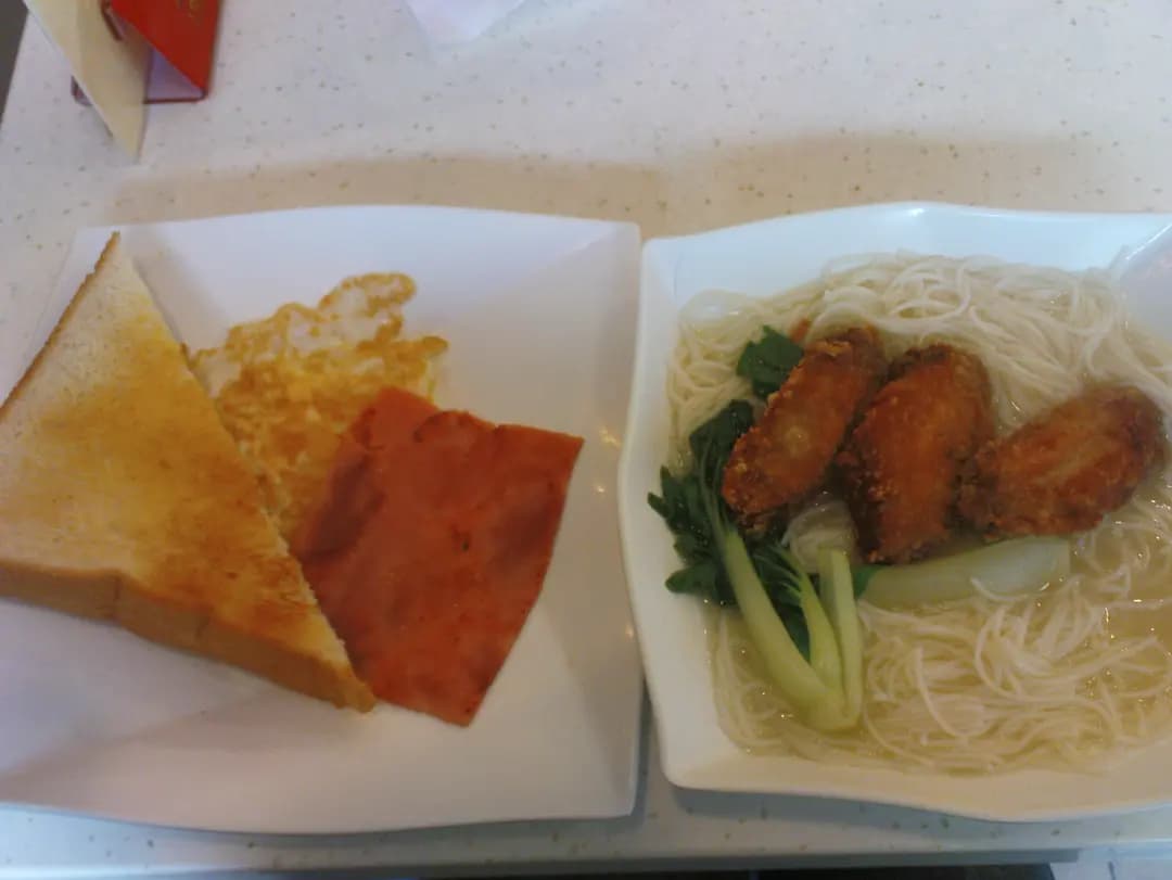 鴻利茶餐廳 photo 4