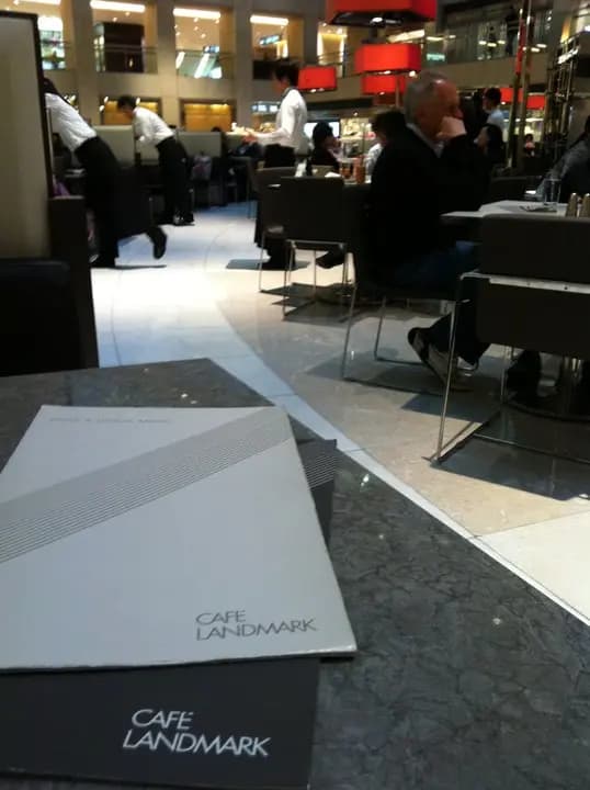 CAFÉ LANDMARK photo 8