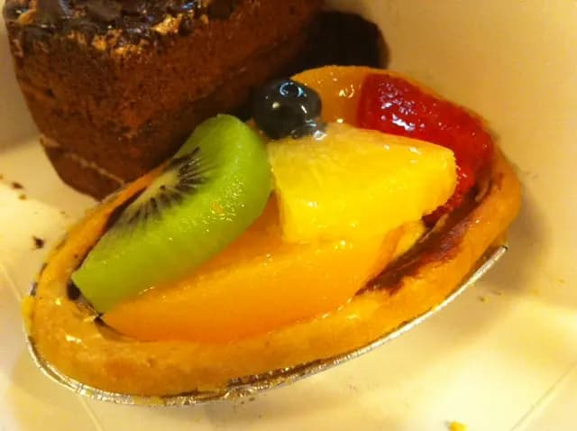 聖安娜餅屋 (港鐵九龍灣站) photo 5