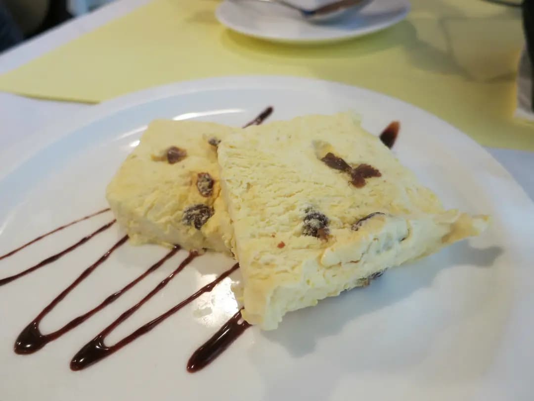 La Bon’s Café photo 2