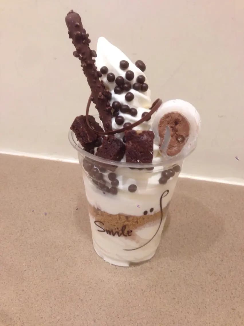 Smile Yogurt & Dessert Bar photo 8