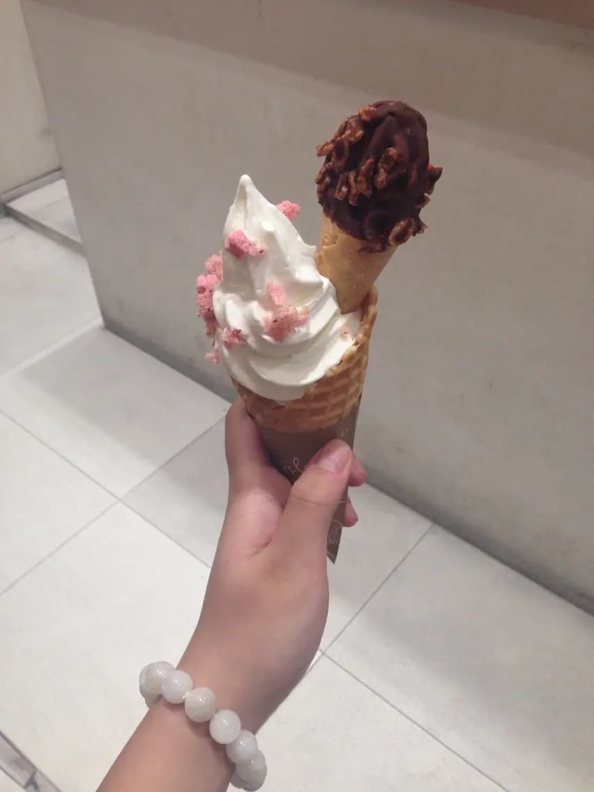 Smile Yogurt & Dessert Bar photo 5