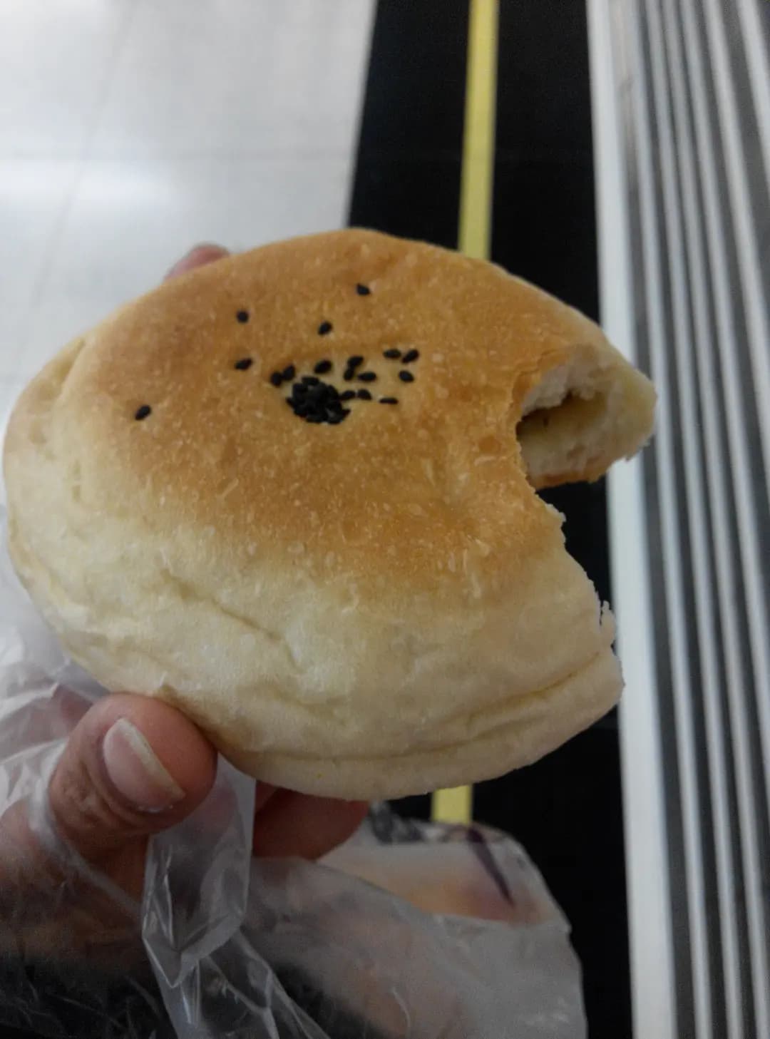 聖安娜餅屋 (港鐵九龍灣站) photo 3