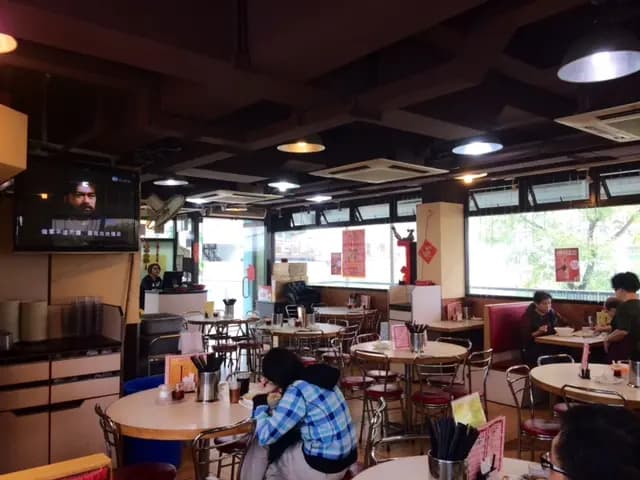 彩龍船中西美食坊 photo 4