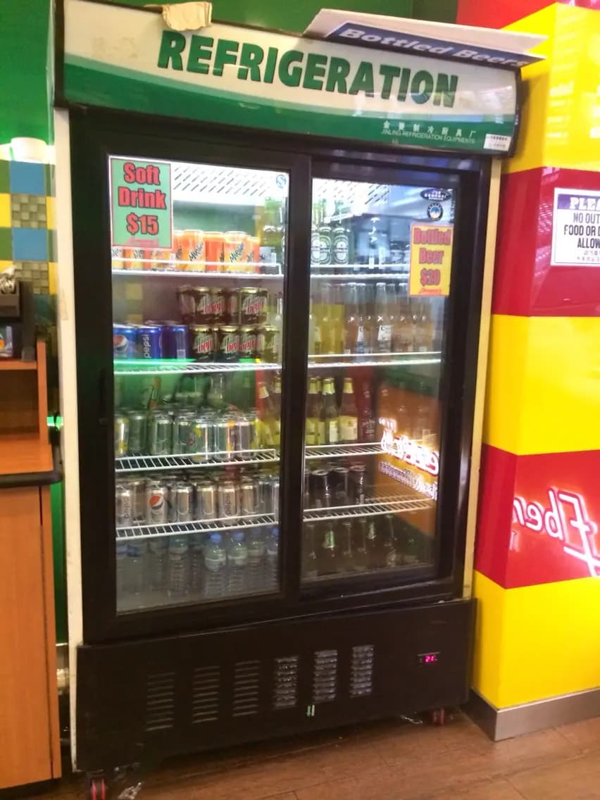 Ebeneezer's Kebabs & Pizzeria (蘭桂坊) photo 3
