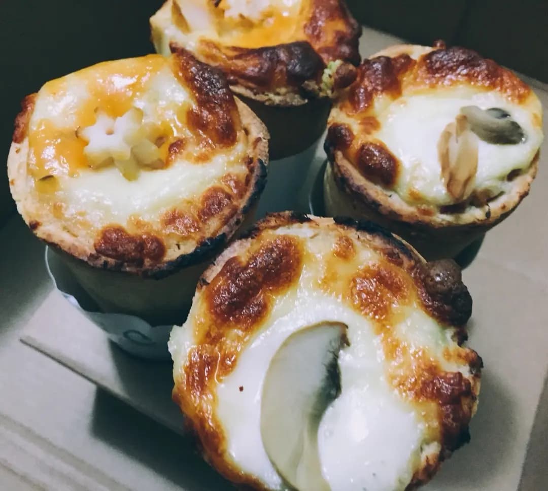 ZeEzEe Pizza Cone photo 2