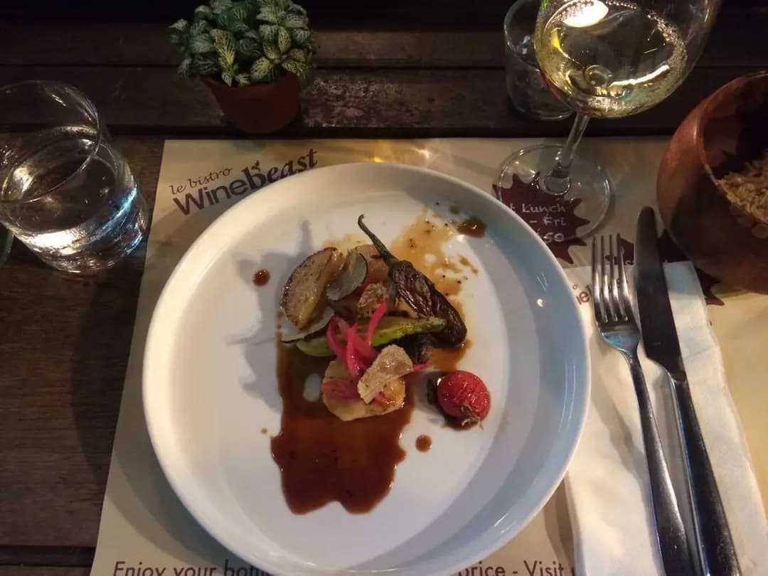 Le Bistro Winebeast photo 1