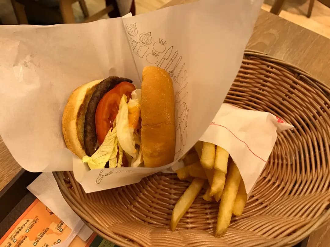MOS Burger (新都城中心一期) photo 5