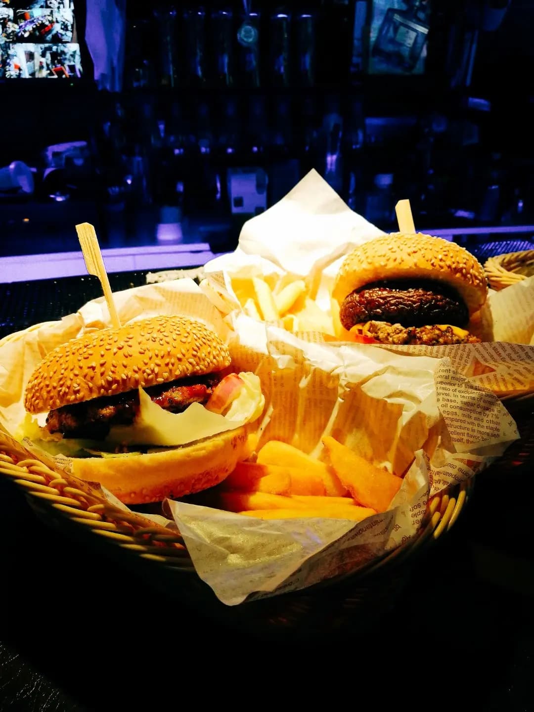 伊Burger Cafe photo 7