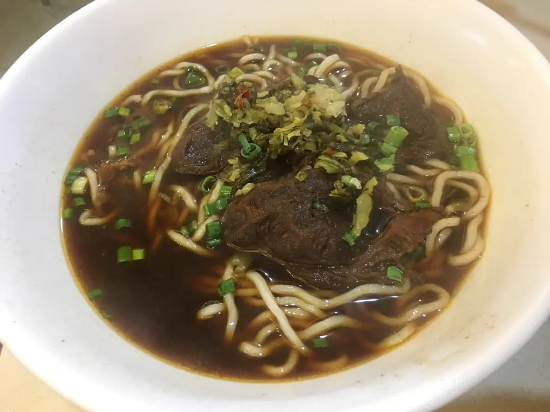 台灣蘋果姐姐牛肉麵滷肉飯 photo 6