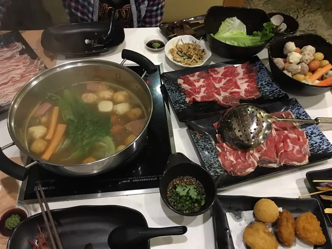 牛の鍋日本料理 photo 1