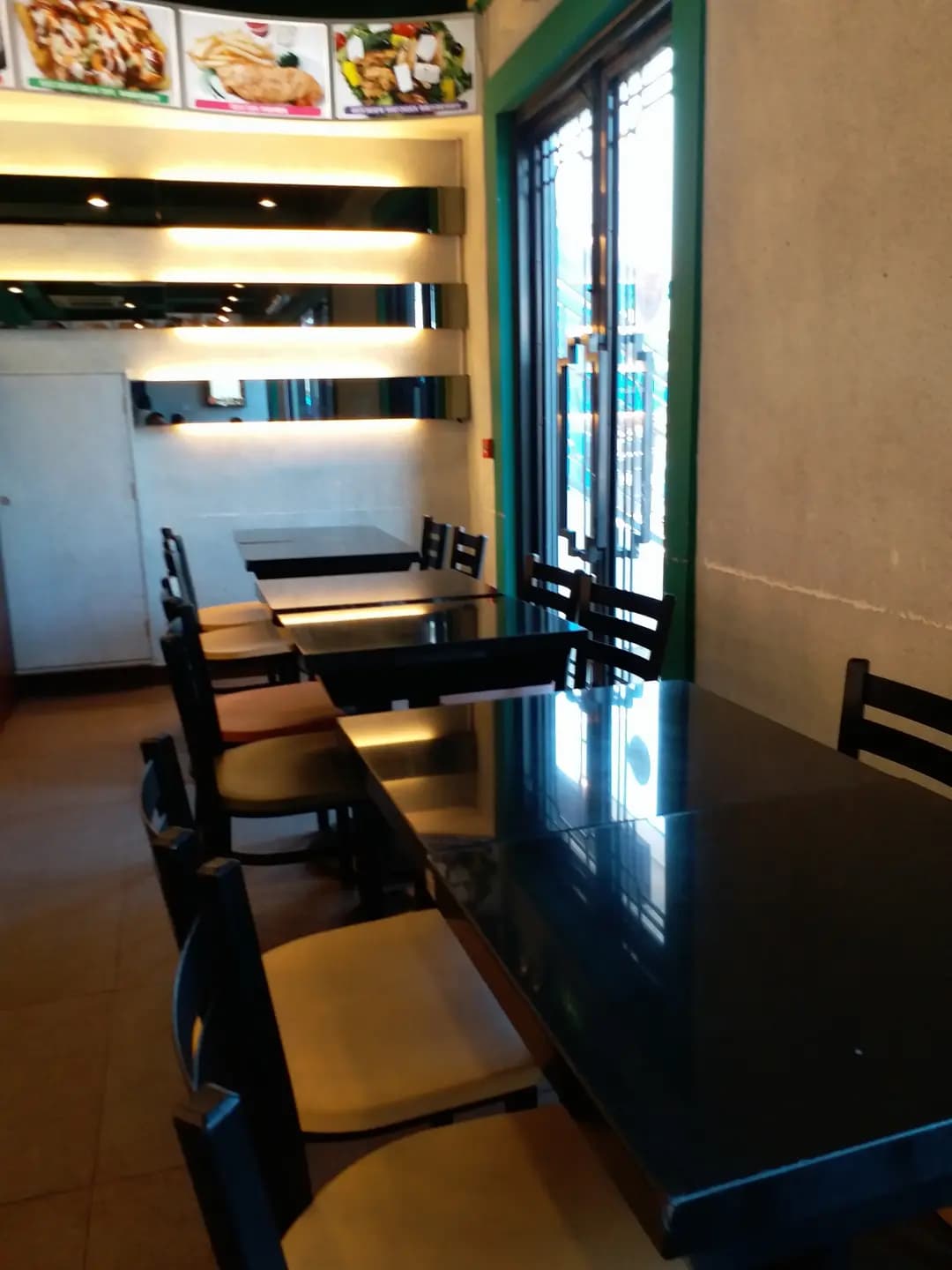 Ebeneezer's Kebabs & Pizzeria (昂坪市集) photo 3