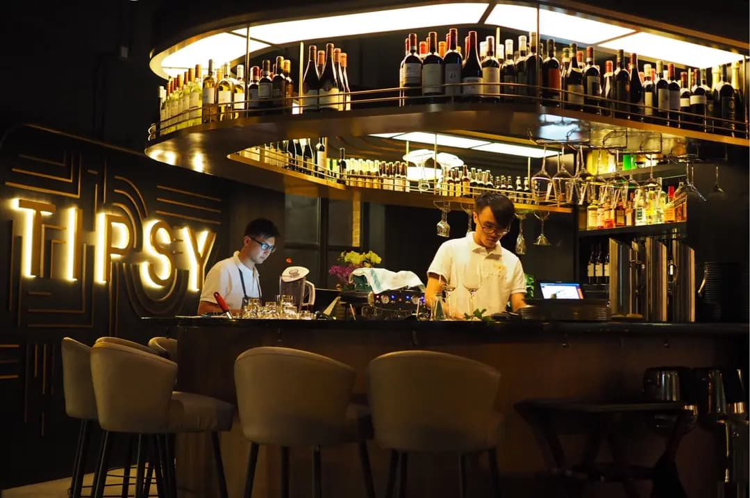 Tipsy Restaurant & Bar photo 1