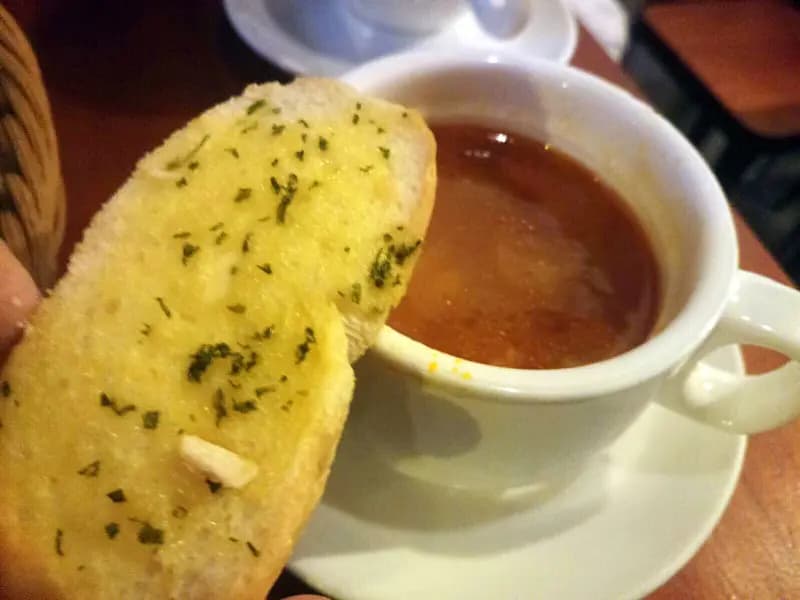 Pom's Kitchen & Deli photo 3