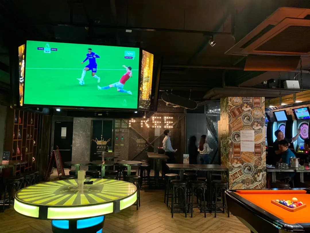 FREE HOUSE Bar and Cafe photo 4