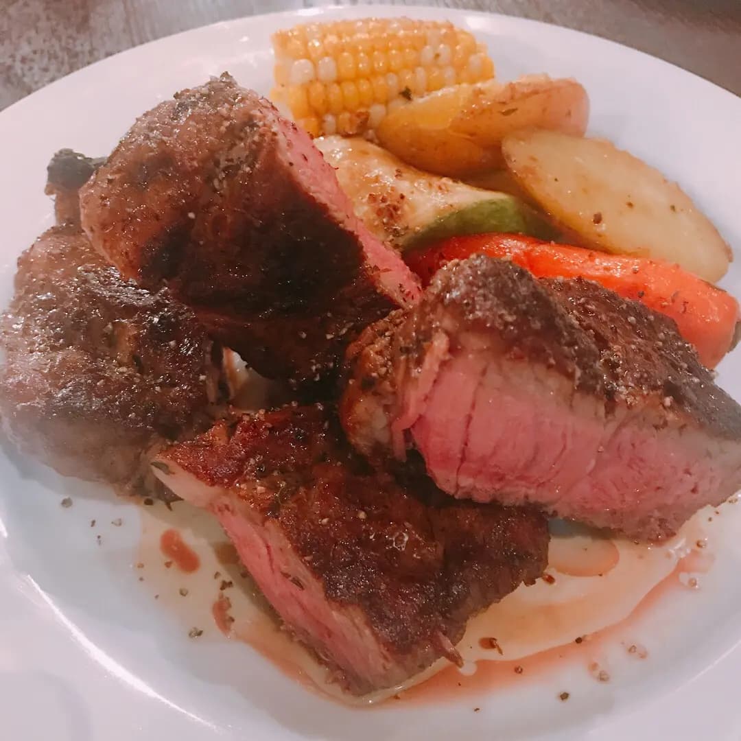 Bovini Steakhouse & Bar photo 7