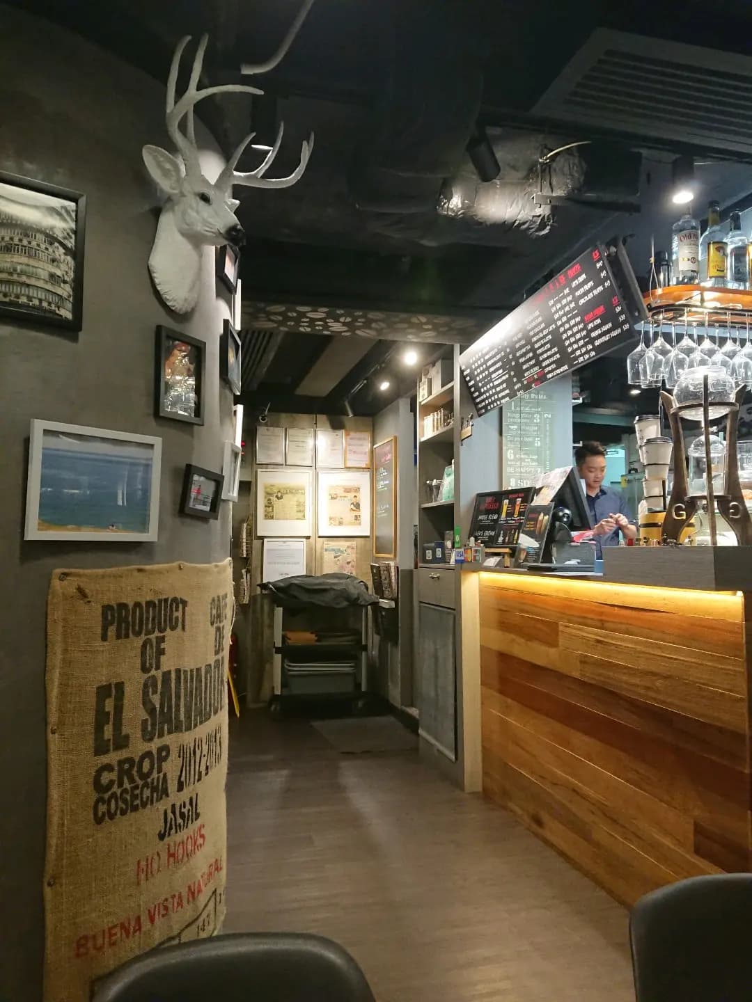 Leo's Espresso Cafe Bar & Restaurant photo 4