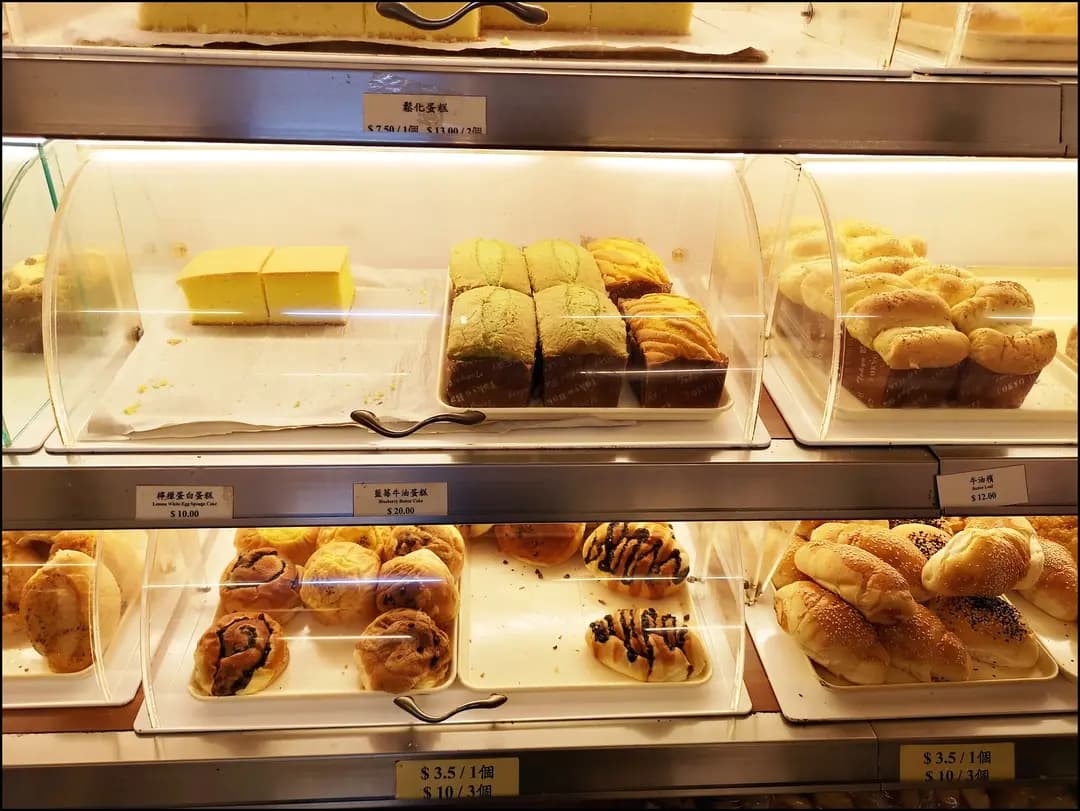 東京麵包餅食 (長發街) photo 4