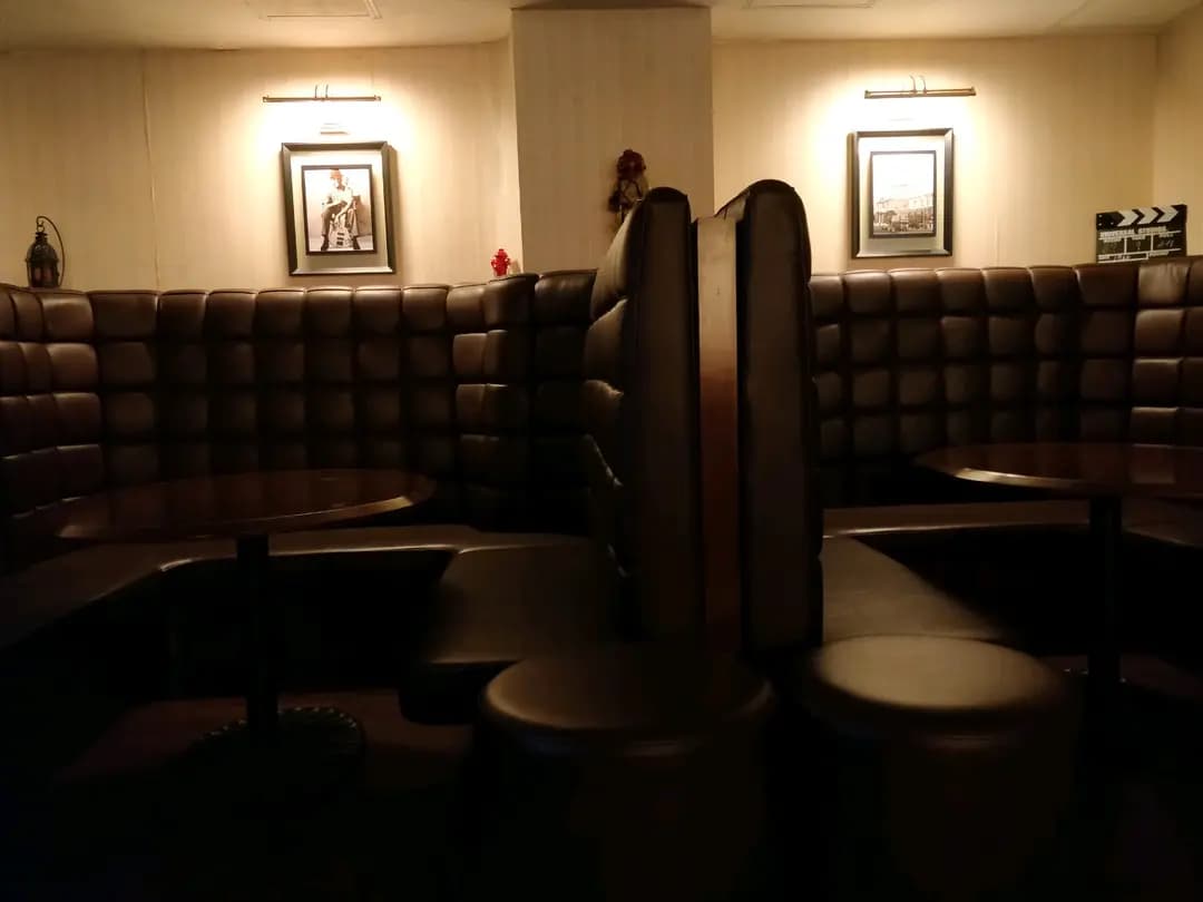 V Lounge photo 1
