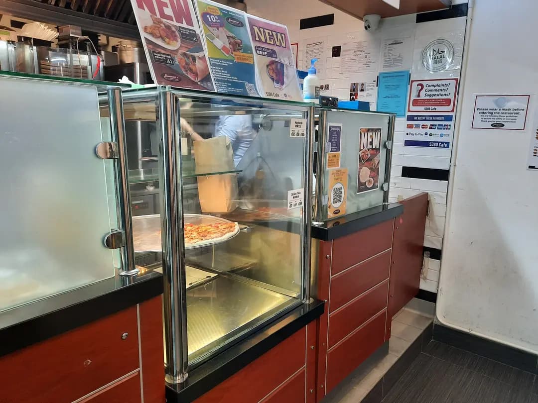 Ebeneezer's Kebabs & Pizzeria (香港城市大學) photo 6