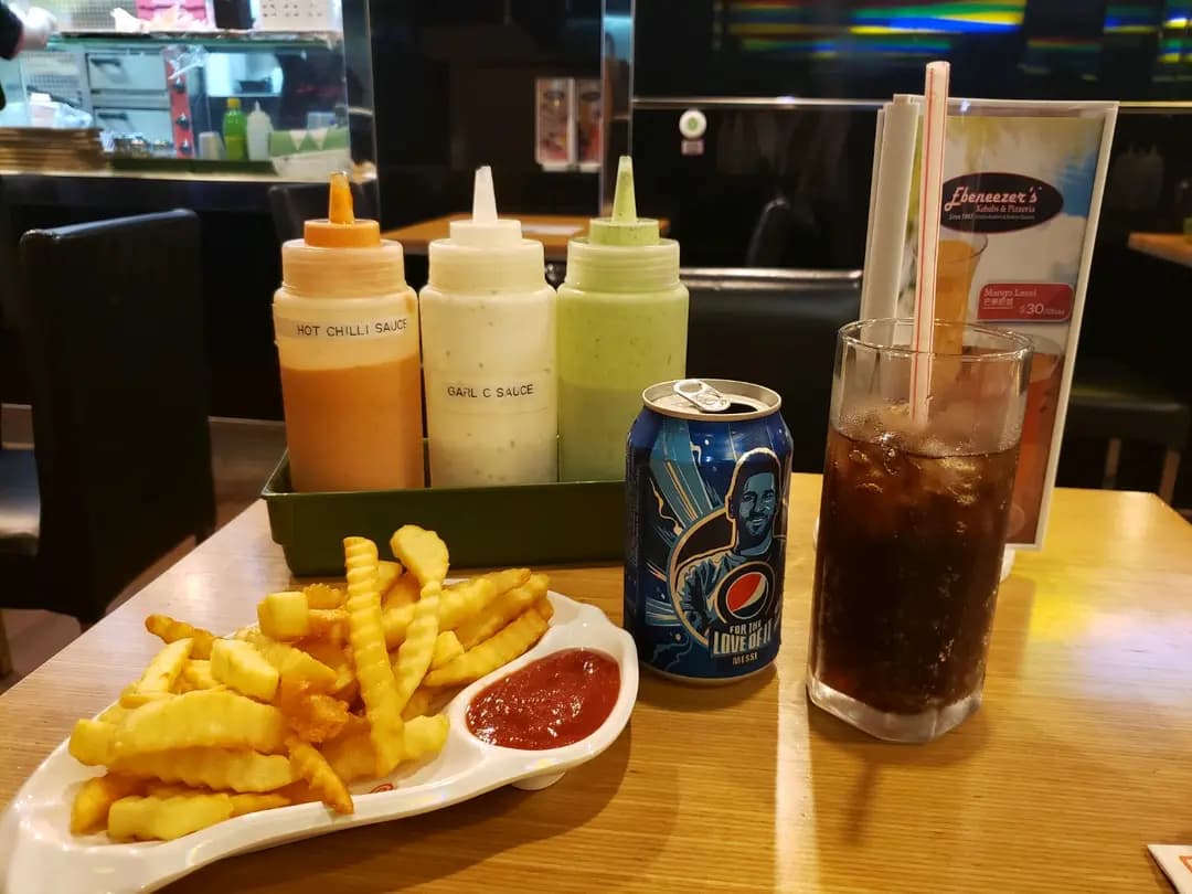 Ebeneezer's Kebabs & Pizzeria (荷李活道) photo 4