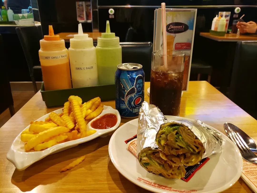 Ebeneezer's Kebabs & Pizzeria (荷李活道) photo 8