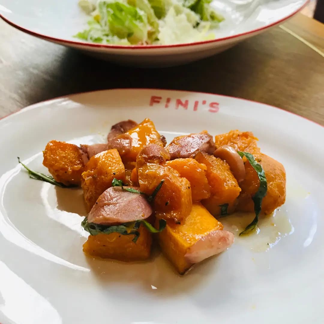 Fini's (石水渠街) photo 7