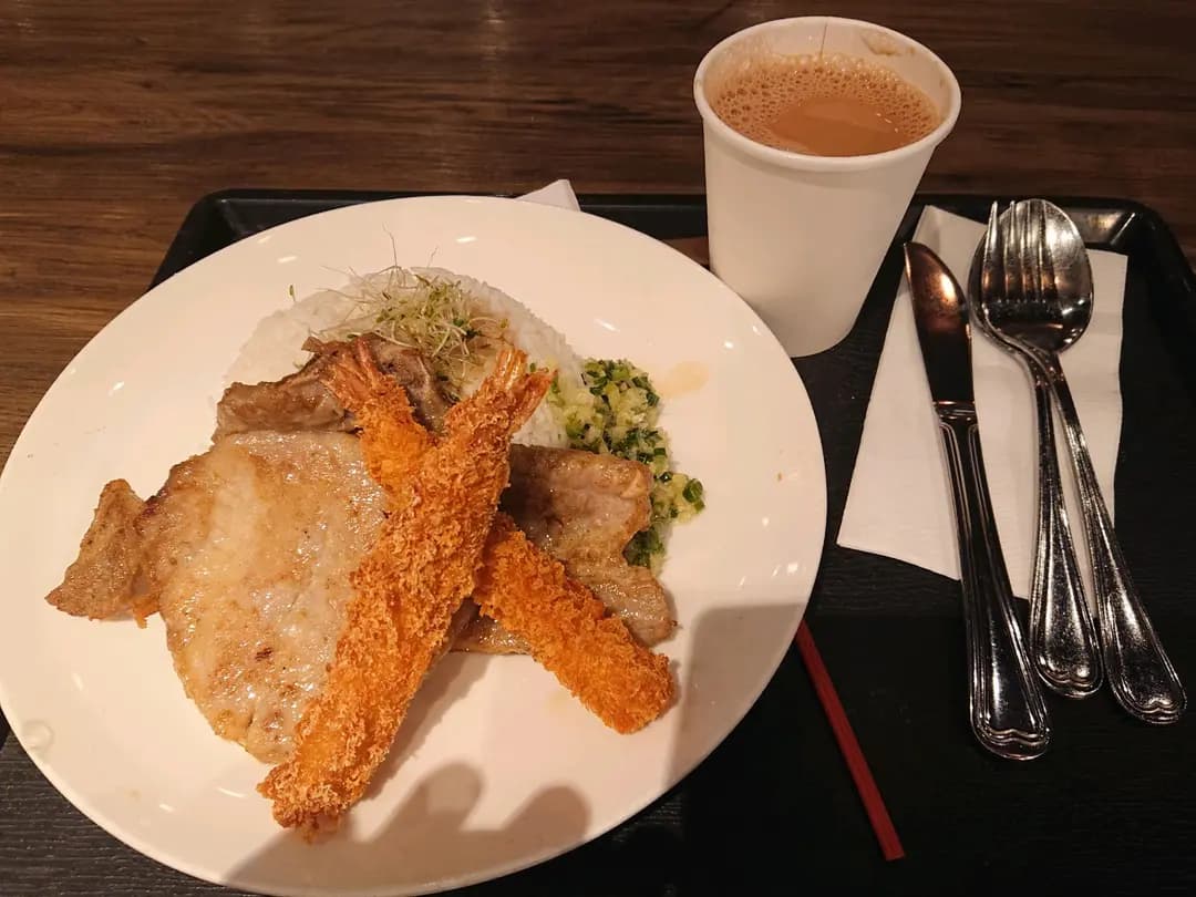 鴛鴦奶茶 (匯貿中心) photo 3