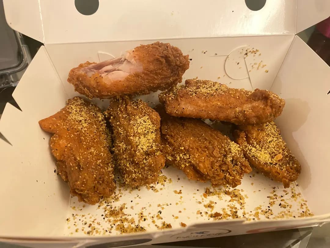 Empire Wings (君悅居) photo 1