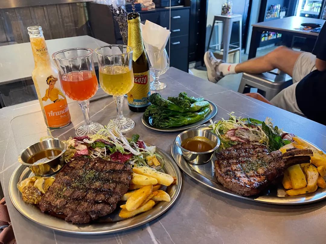 THE BOTTLE & STEAK (第一街) photo 5
