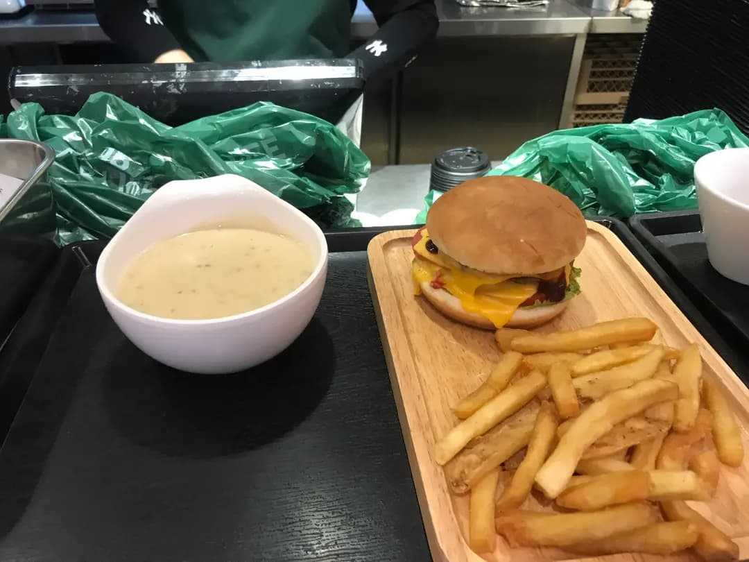 Oliver’s Super Sandwiches (香港城市大學) photo 7