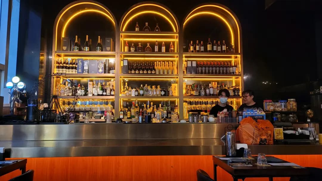 The Wall Street Bar & Lounge photo 6