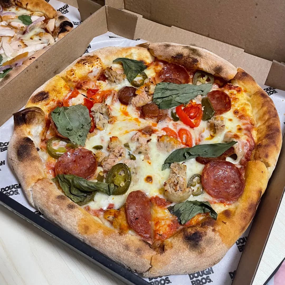 Dough Bros Pizza & Doughnuts (明新大廈) photo 1