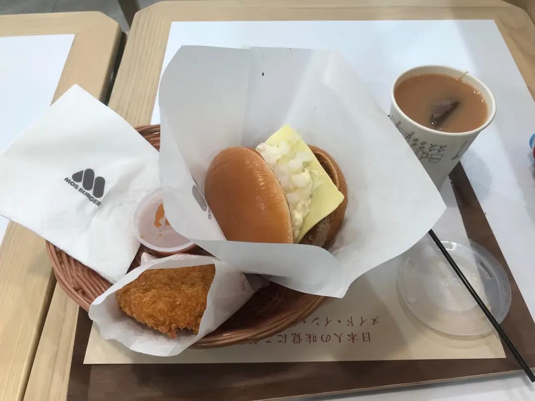 MOS Burger (利港中心) photo 2