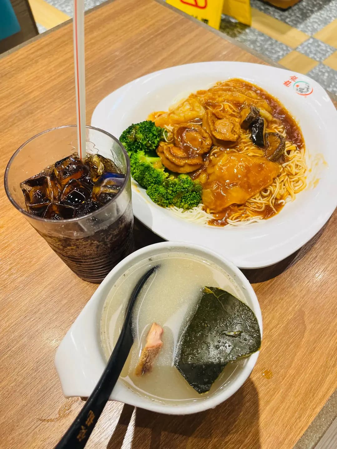 銀龍粉麵茶餐廳 photo 3