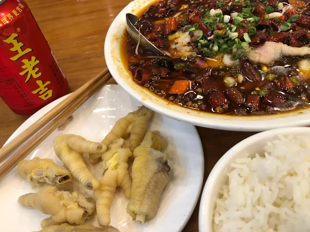 偉偉川菜 (兆安大廈) photo 3