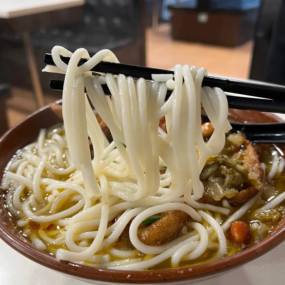 臻味冰室豬扒酸辣米線 photo 3