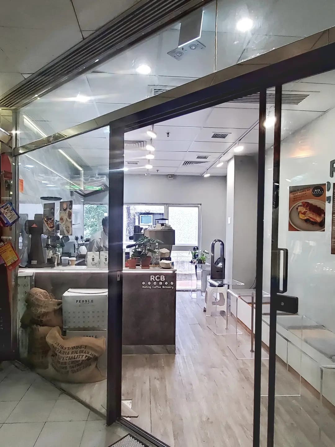 Rolling Coffee Brewery photo 7