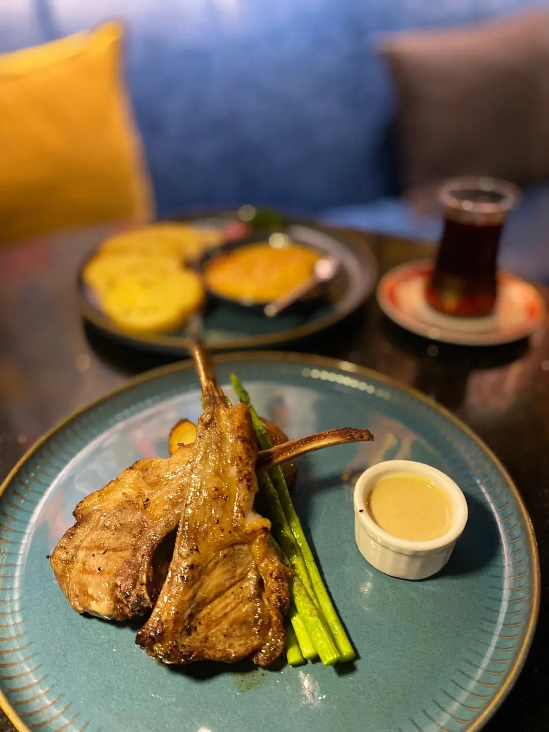 Avenue 75 Bar & Eatery photo 2