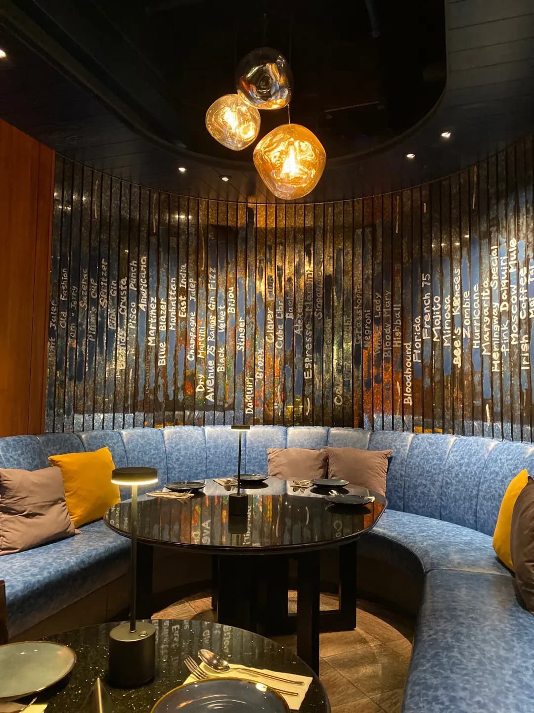 Avenue 75 Bar & Eatery photo 3