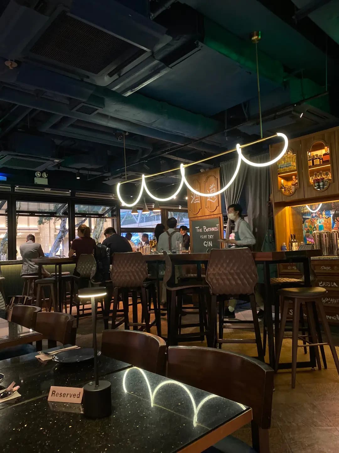 Avenue 75 Bar & Eatery photo 8