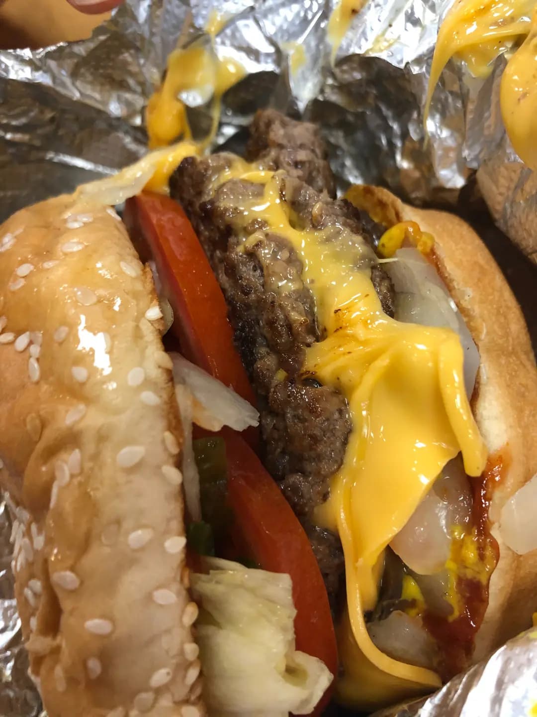 FIVE GUYS photo 4