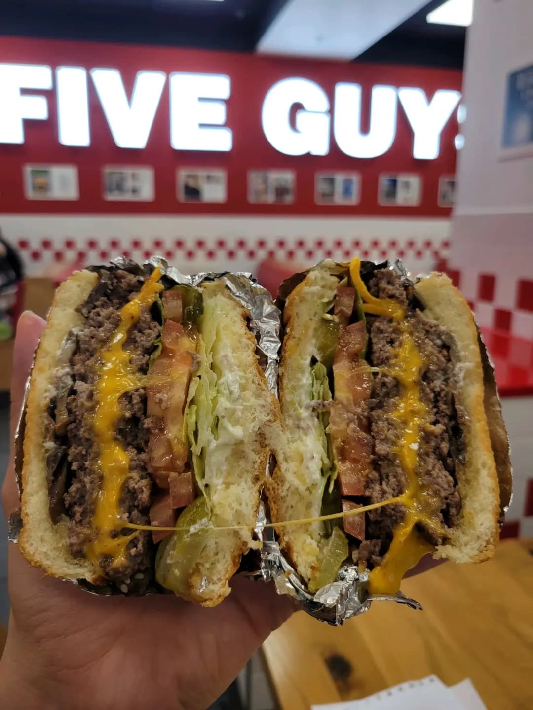 FIVE GUYS photo 3