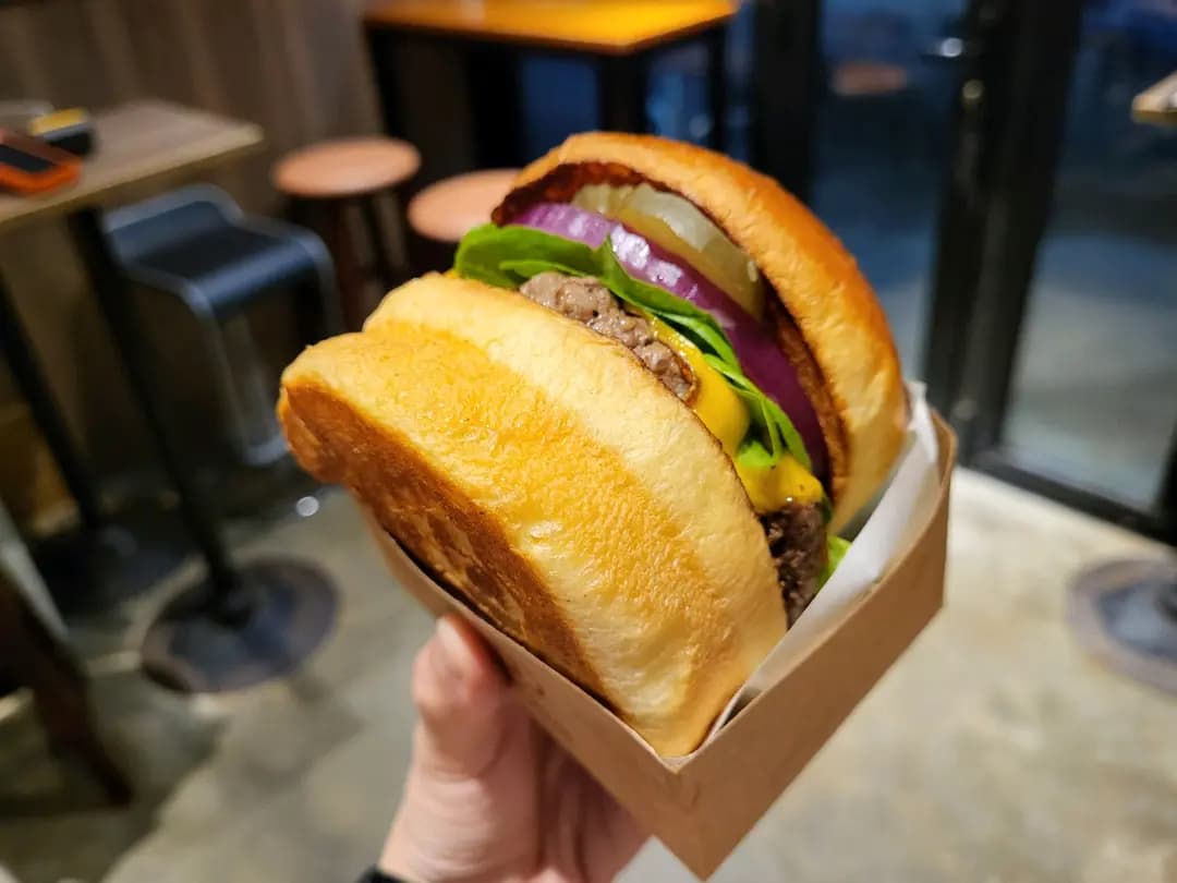 Burger Joys (第一街) photo 5
