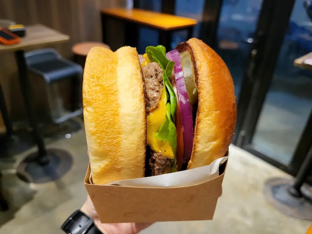 Burger Joys (第一街) photo 6